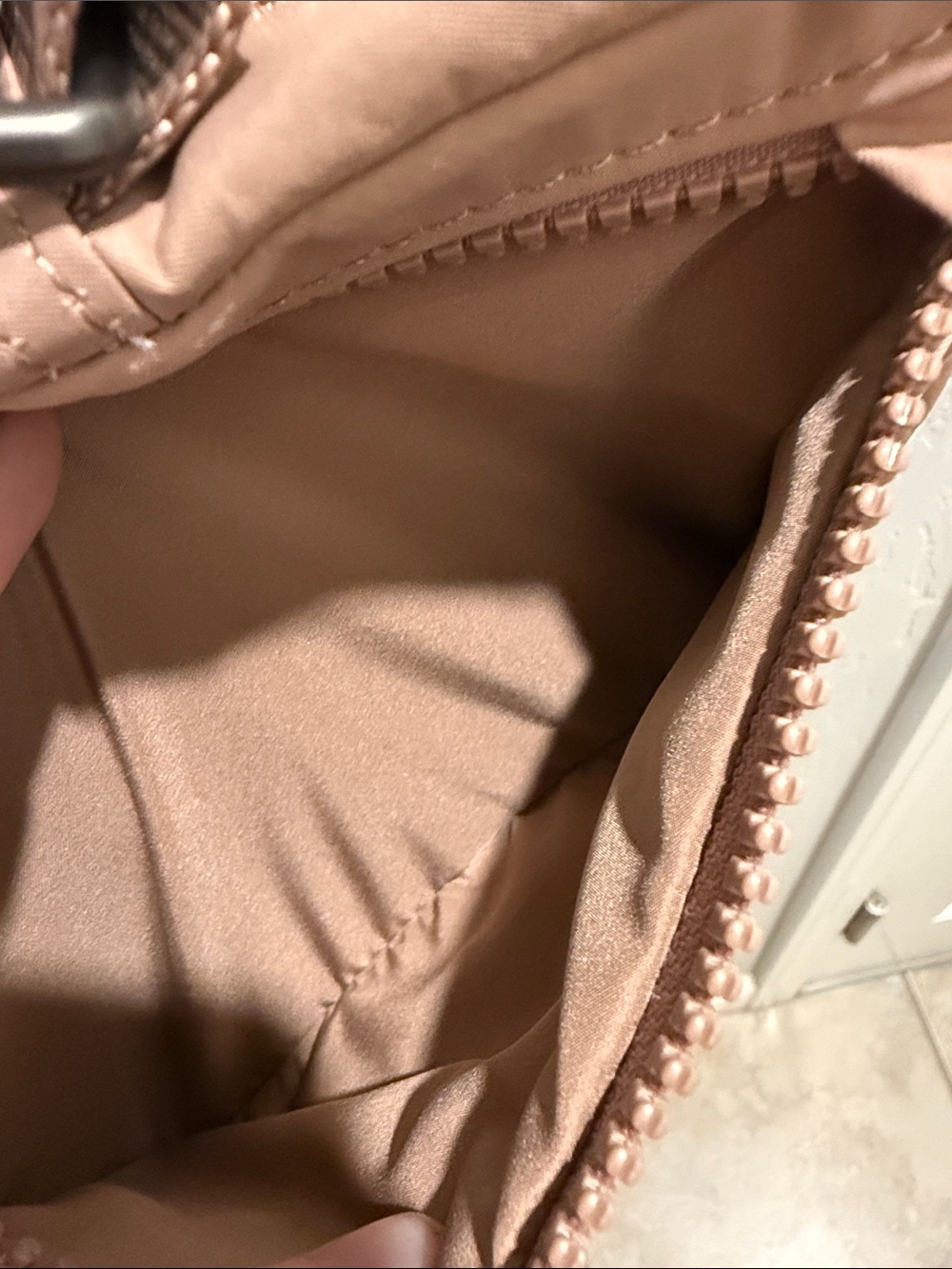 NWOT Vuori All-Around Crossbody Bag Blush Pink - Picture 8 of 8
